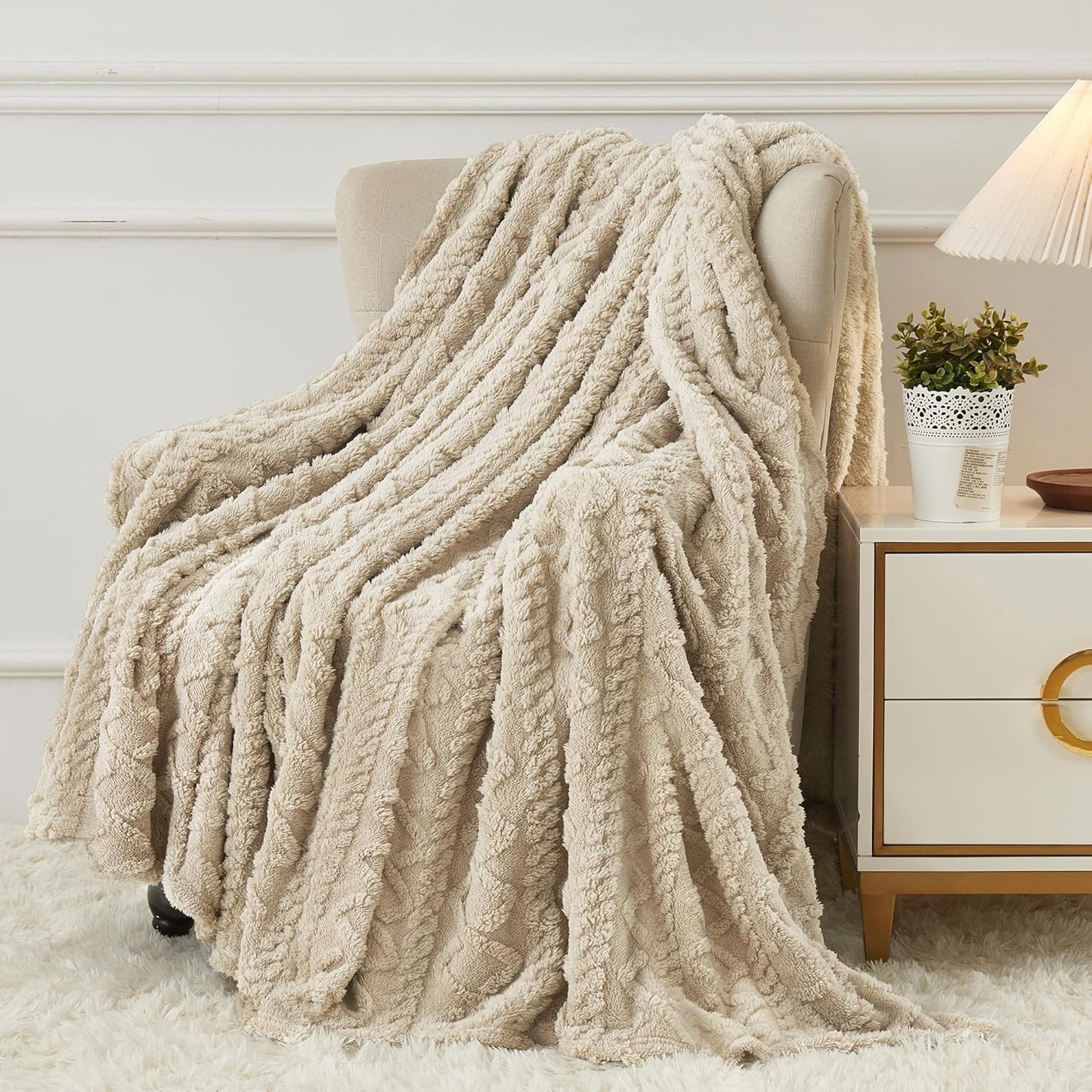 Aganear Fleece Throw Blanket - Cozy Soft Lightweight Fuzzy Throw Blanket for Women Portable Throw Blankets for Couch, Warm Present for Birthday, , Halloween, Housewarming(50"x60", Khaki)