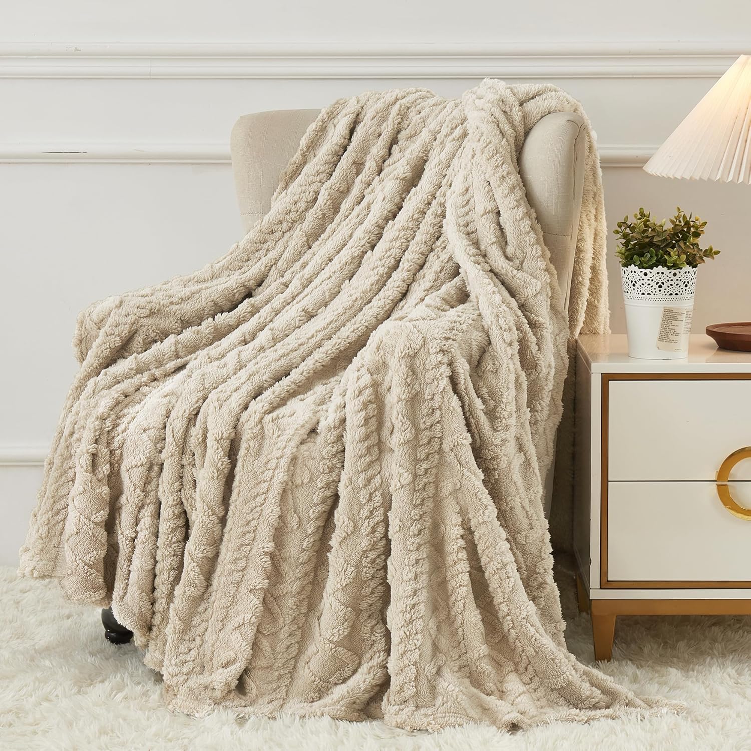 Aganear Fleece Throw Blanket - Cozy Soft Lightweight Fuzzy Throw Blanket for Women Portable Throw Blankets for Couch, Warm Present for Birthday, , Halloween, Housewarming(50"x60", Khaki)